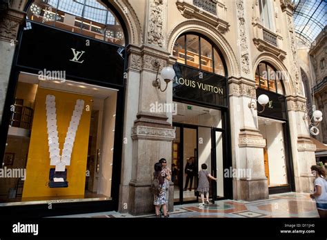 louis vuitton galleria mall.